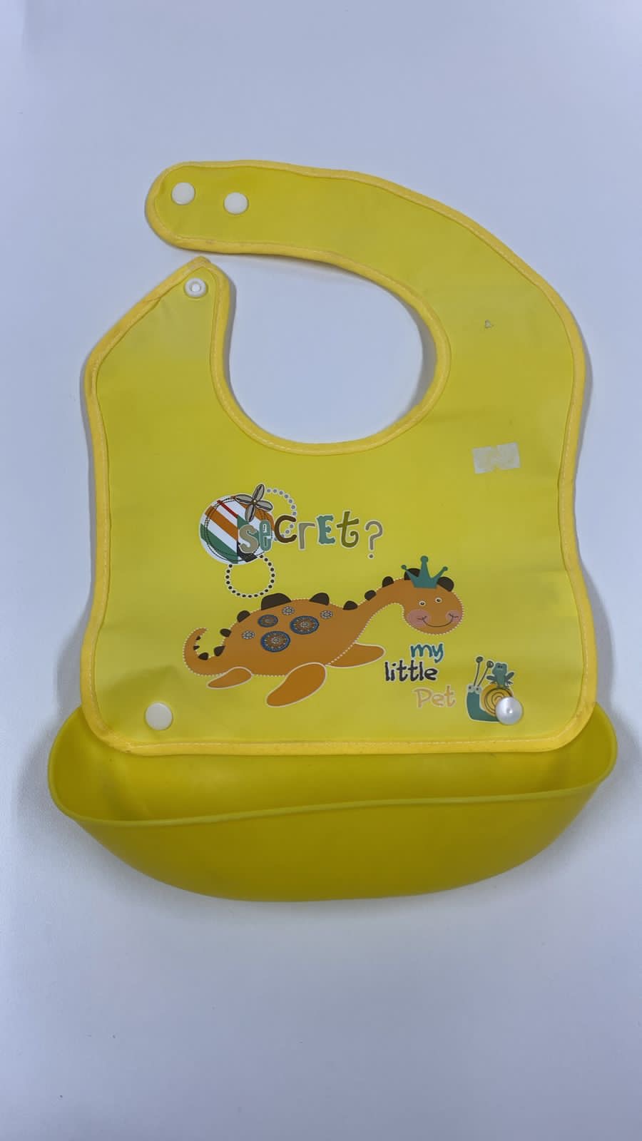Babero silicona con Contenedor de Alimento