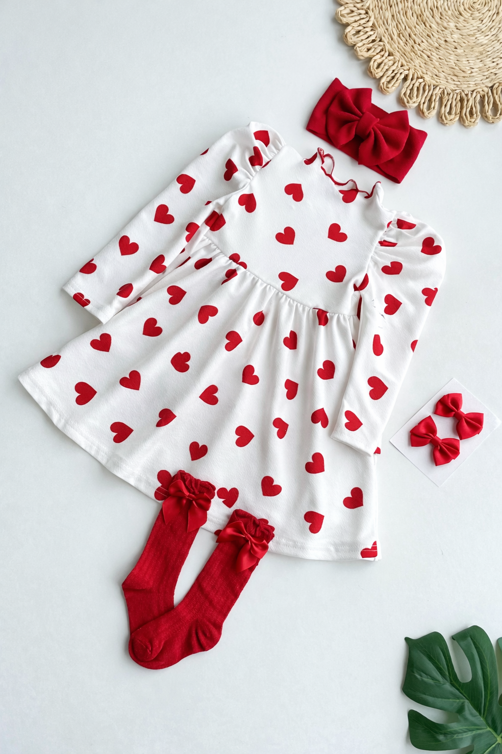 Vestido blanco corazones rojos