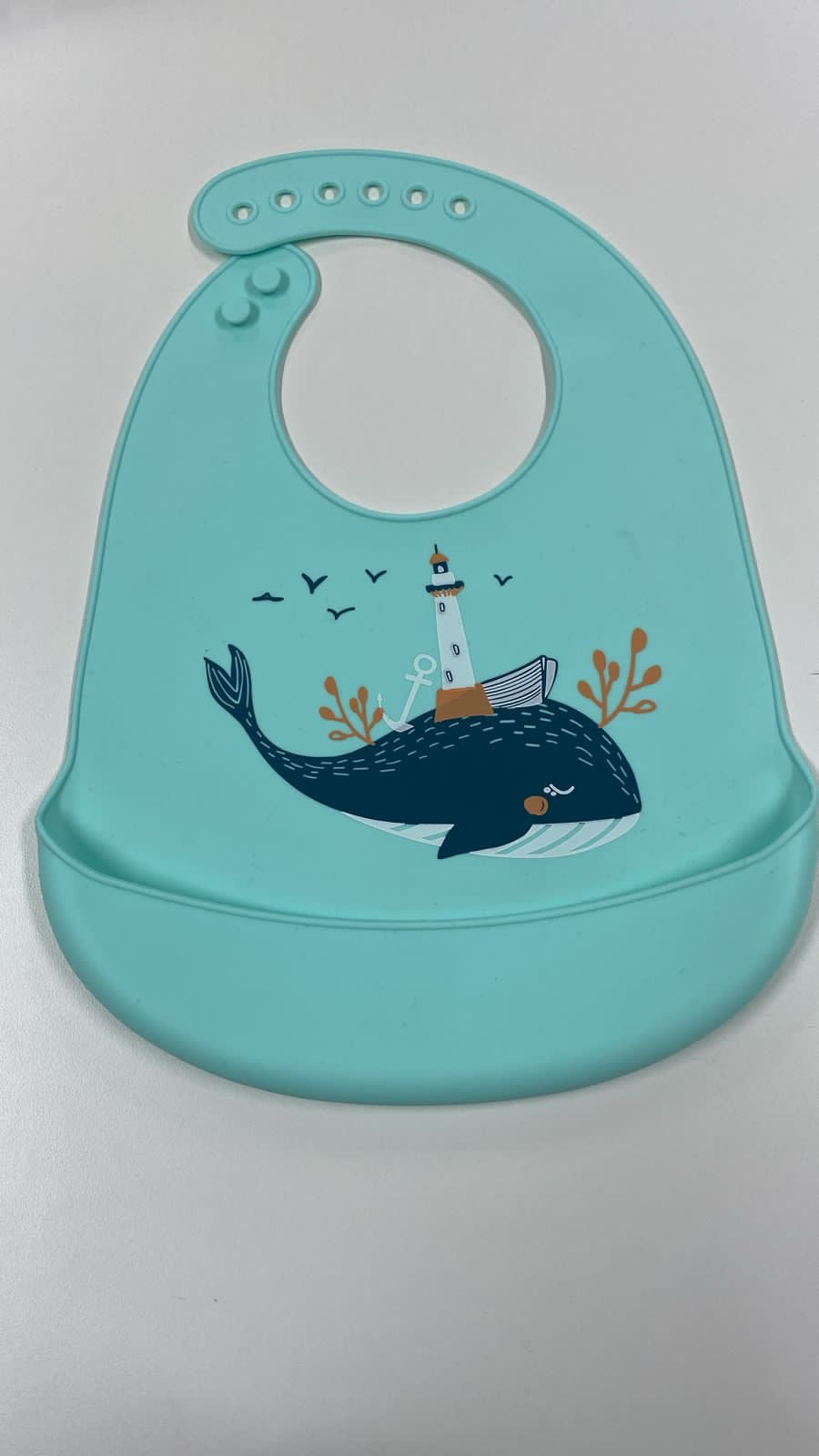 Babero silicona con Contenedor de Alimento